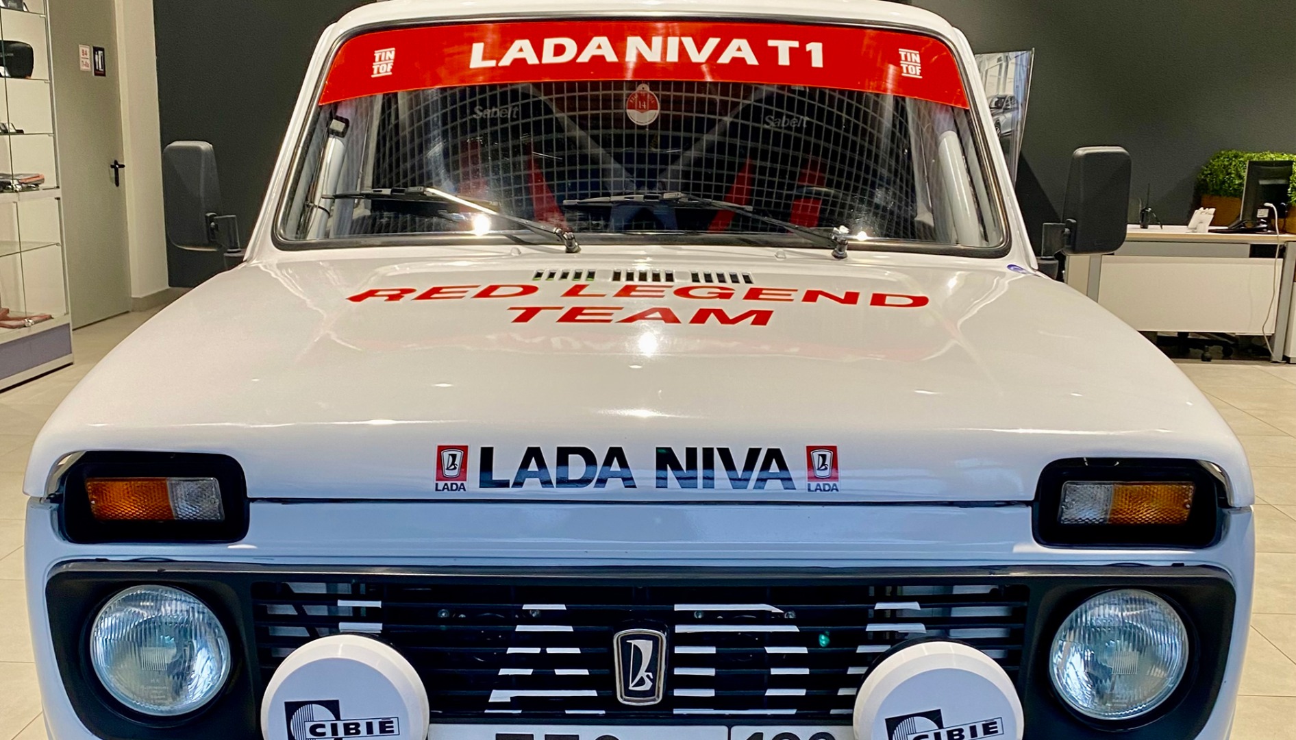 ГОНОЧНАЯ КОМАНДА NIVA RED LEGEND TEAM В ''ПИТЕР-ЛАДА''!